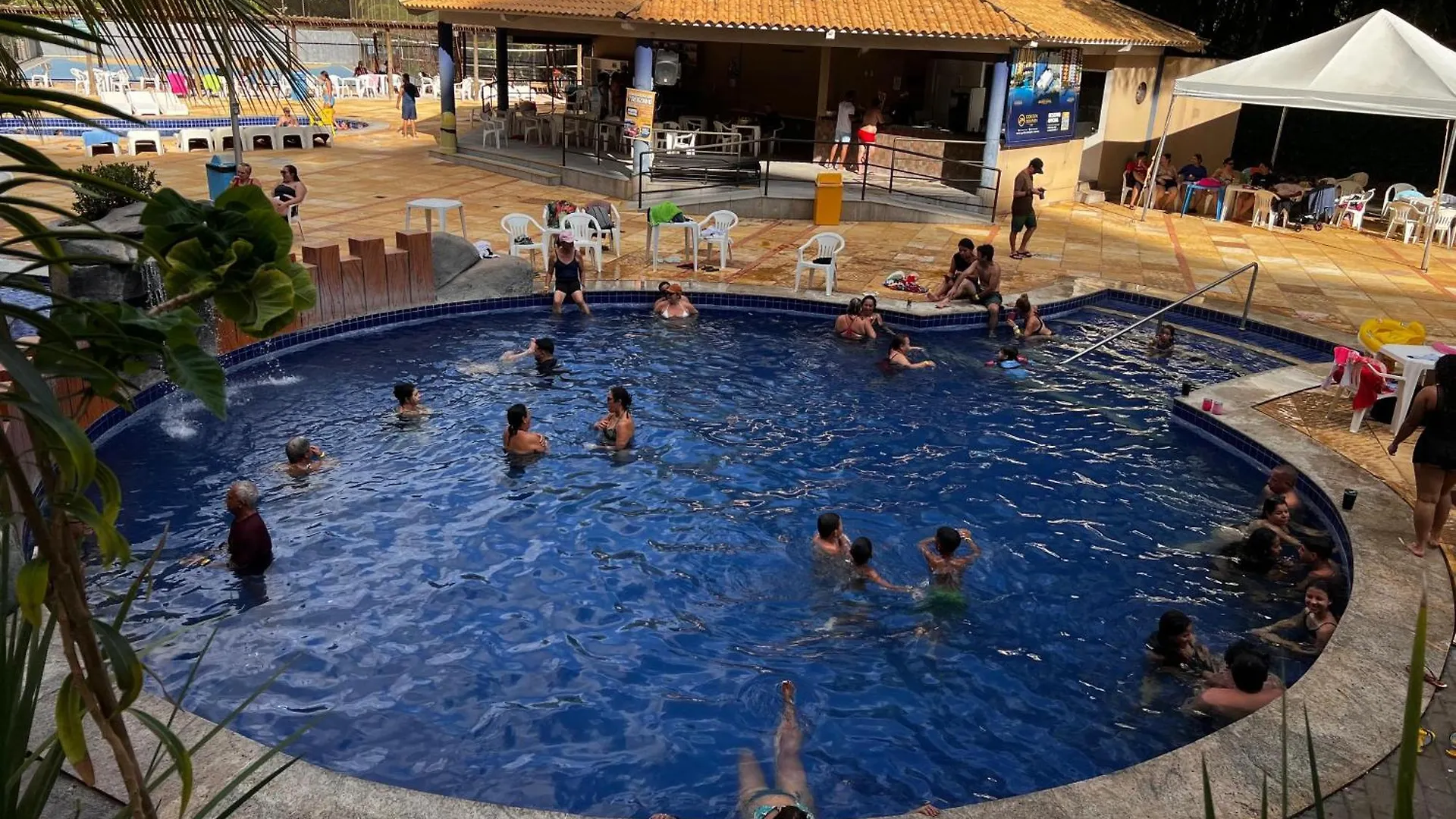 Flat Com Piscinas Termais E Area De Lazer Completa Caldas Novas Hotel apartamentowy